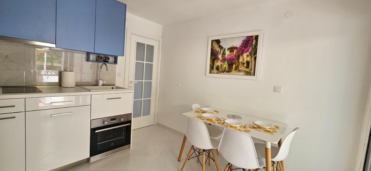 Sea View Apartment Aria Petrovac ภายนอก รูปภาพ
